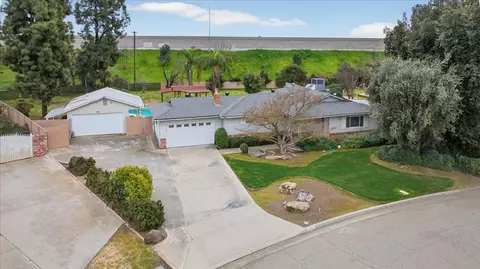 4588 E Holland Ave, Fresno, CA 93726