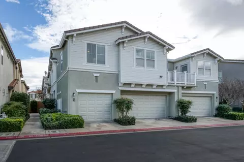 367 N Raphael Ln, Clovis, CA 93611