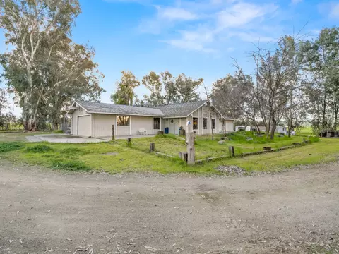 14295 E Nees Ave, Clovis, CA 93619