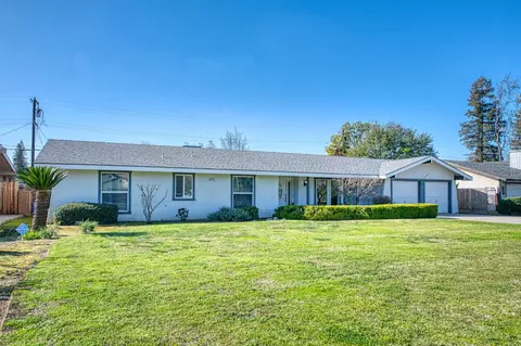 2511 18th Ave, Kingsburg, CA 93631