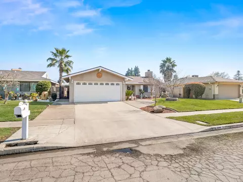 294 N Stanford Ave, Fresno, CA 93727