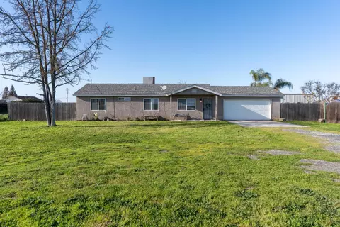4212 Merritt Dr, Traver, CA 93673
