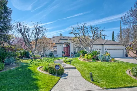 12437 N Via Tuscania Ave, Clovis, CA 93619