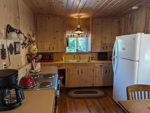 Kitchen - 48603 Todd Eymann, Miramonte, CA 93641 photo 2 of 3