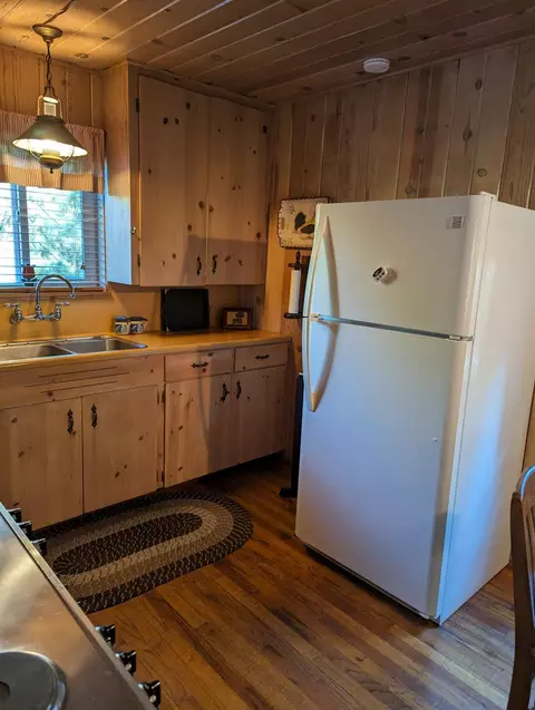 Kitchen - 48603 Todd Eymann, Miramonte, CA 93641 photo 3 of 3