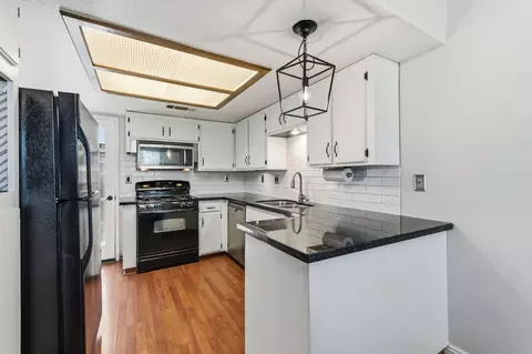 Kitchen - 1465 Mayflower Way, Clovis, CA 93612 photo 1 of 5