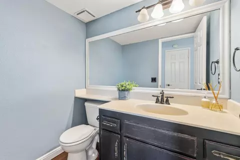 Bath - 1465 Mayflower Way, Clovis, CA 93612 photo 1 of 4