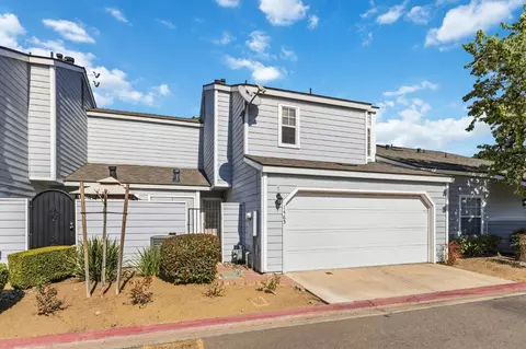 Exterior - 1465 Mayflower Way, Clovis, CA 93612 photo 3 of 5