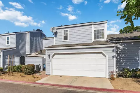 Exterior - 1465 Mayflower Way, Clovis, CA 93612 photo 2 of 5