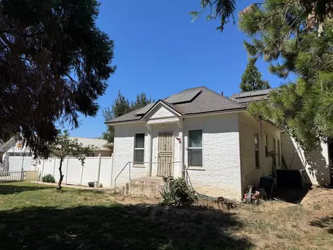 20745 S Pio Pico, Laton, CA 93242