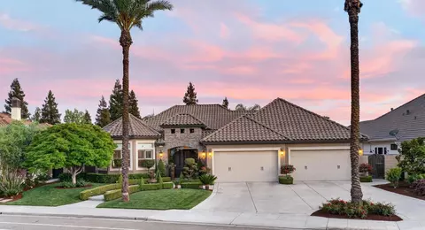 1783 E Clubhouse Dr, Fresno, CA 93730
