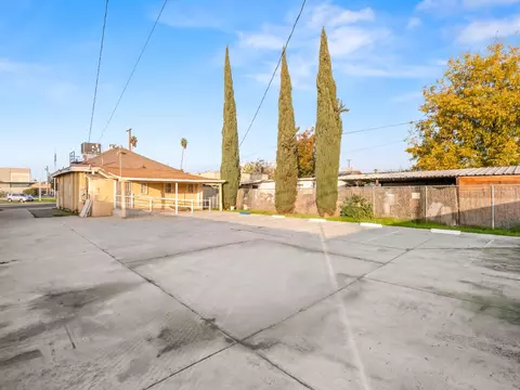 Exterior - 2624 E Olive, Fresno, CA 93701 photo 4 of 5