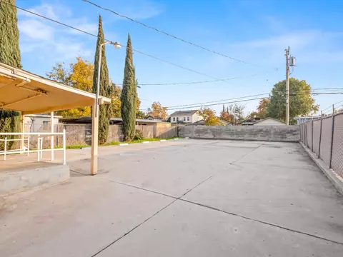 Exterior - 2624 E Olive, Fresno, CA 93701 photo 3 of 5