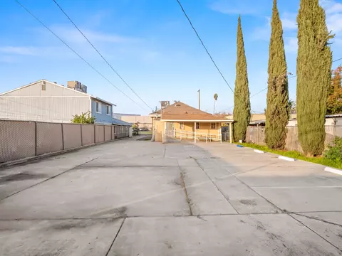 Exterior - 2624 E Olive, Fresno, CA 93701 photo 5 of 5