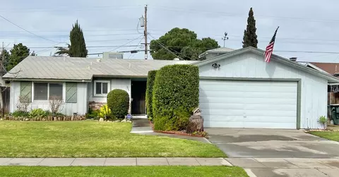 3823 E Holland Ave, Fresno, CA 93726