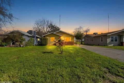 821 S 11th Ave, Hanford, CA 93230