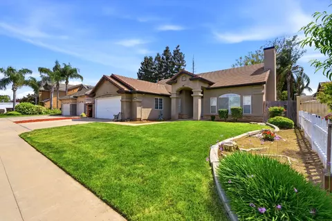 2857 E Ryan Ln, Fresno, CA 93720 photo 1