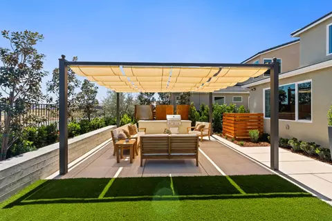 Exterior - 875 Solar Ln, Clovis, CA 93619 photo 7 of 15