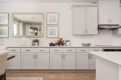 Kitchen - 875 Solar Ln, Clovis, CA 93619 photo 4 of 7