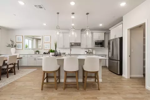 Kitchen - 875 Solar Ln, Clovis, CA 93619 photo 2 of 7