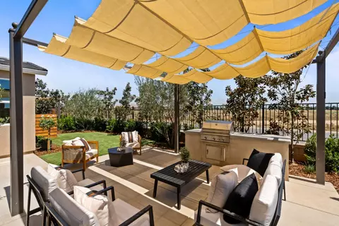 Exterior - 875 Solar Ln, Clovis, CA 93619 photo 2 of 15