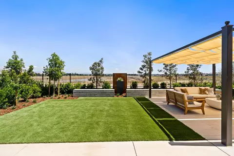 Exterior - 875 Solar Ln, Clovis, CA 93619 photo 11 of 15