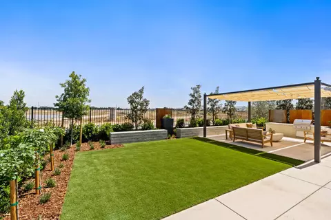 Exterior - 875 Solar Ln, Clovis, CA 93619 photo 10 of 15