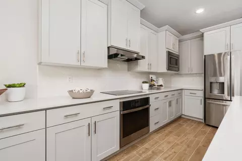 Kitchen - 875 Solar Ln, Clovis, CA 93619 photo 5 of 7
