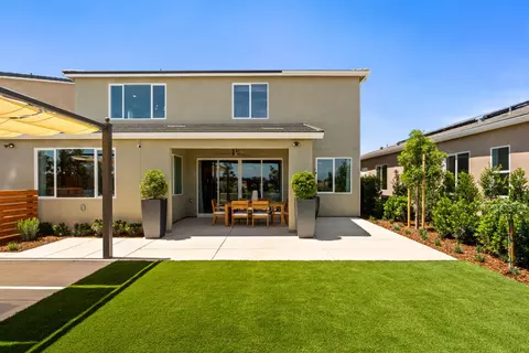 Exterior - 875 Solar Ln, Clovis, CA 93619 photo 8 of 15