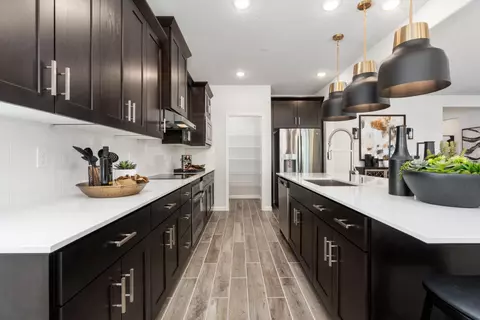 Kitchen - 844 Solar Ln, Clovis, CA 93619 photo 4 of 6
