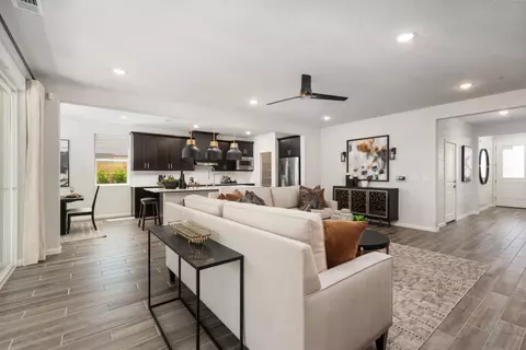 Entry Way - 844 Solar Ln, Clovis, CA 93619 photo 3 of 6