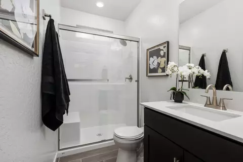 Bath - 844 Solar Ln, Clovis, CA 93619 photo 1 of 7