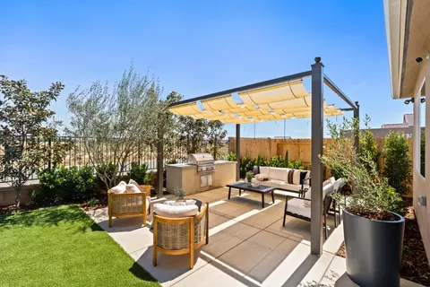 Exterior - 844 Solar Ln, Clovis, CA 93619 photo 4 of 10
