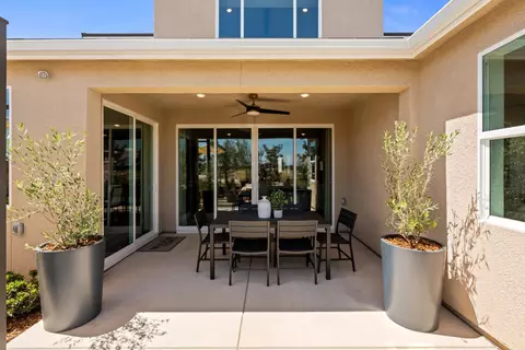Exterior - 844 Solar Ln, Clovis, CA 93619 photo 2 of 10
