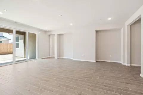Living - 844 Solar Ln, Clovis, CA 93619 photo 2 of 5