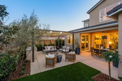 Exterior - 844 Solar Ln, Clovis, CA 93619 photo 8 of 10