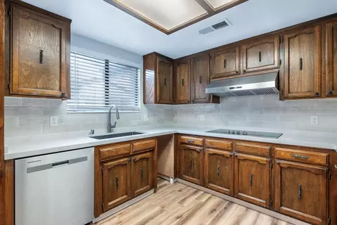 Kitchen - 1629 Willow Ave, Clovis, CA 93612 photo 2 of 2