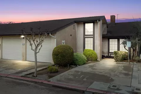 Exterior - 1629 Willow Ave, Clovis, CA 93612 photo 4 of 4