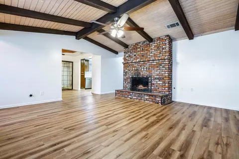 Living - 1629 Willow Ave, Clovis, CA 93612 photo 3 of 4