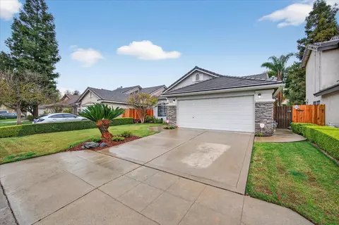 2450 E Fox Glen Ave, Fresno, CA 93730
