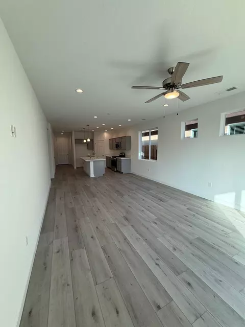 474 W Windsor Ave, Clovis, CA 93612 photo 8