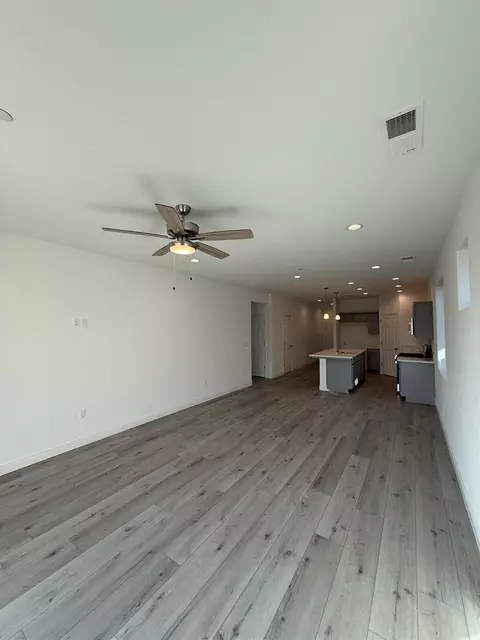 474 W Windsor Ave, Clovis, CA 93612 photo 9