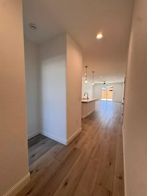 Entry Way - 474 W Windsor Ave, Clovis, CA 93612 photo 1 of 1
