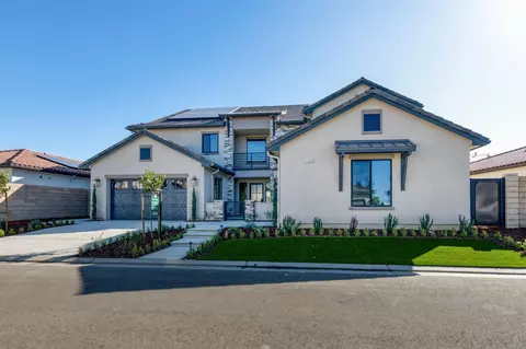 11610 N Range View Dr, Fresno, CA 93730