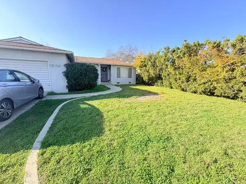 2612 Purdue Ave, Clovis, CA 93611