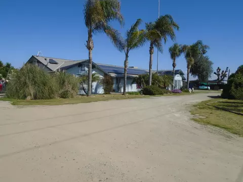 12066 Idaho Ave, Hanford, CA 93230