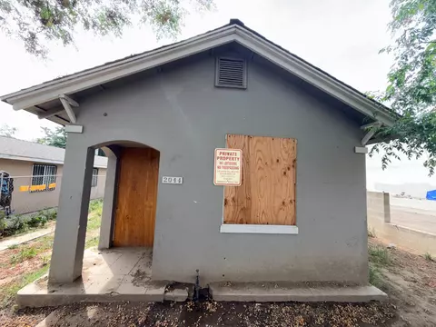 2044 E Tyler Ave, Fresno, CA 93701