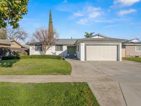 4524 N John Albert Ave, Fresno, CA 93726