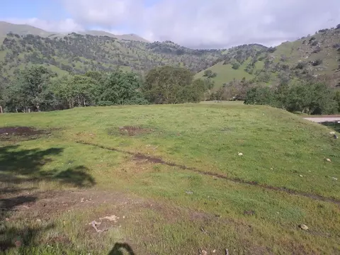 28111 E Trimmer Springs Rd, Sanger, CA 93657
