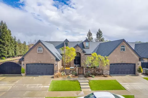 1879 N Harvard Ave, Clovis, CA 93619